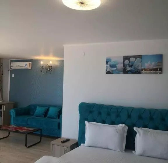 Hotel La John