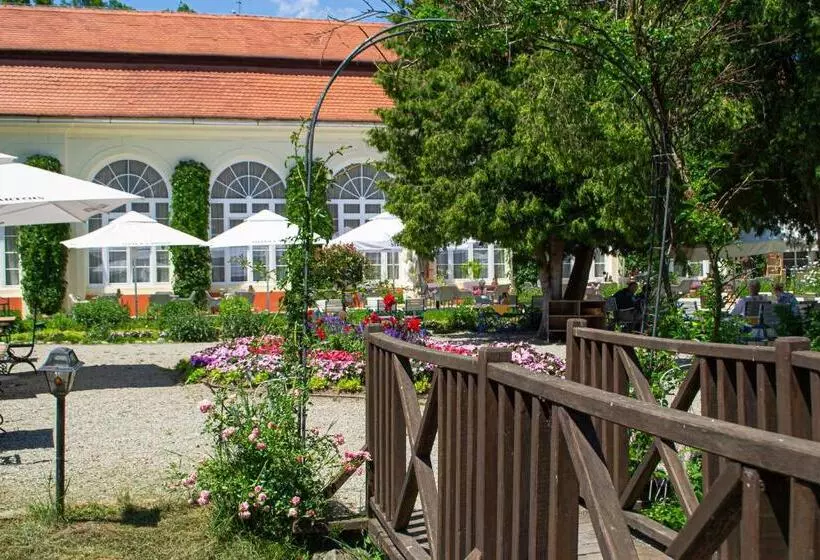 ホテル Palatul Brukenthal Avrig