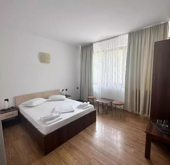 Hotel Paradox Oituz