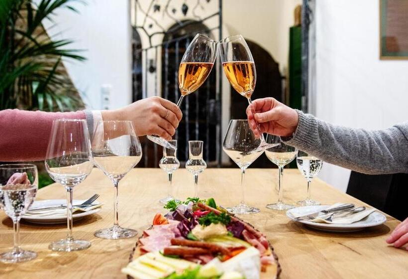 فندق Tullius Die Rebmeisterei