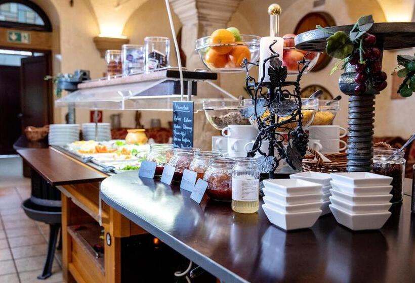 فندق Tullius Die Rebmeisterei