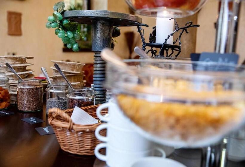 فندق Tullius Die Rebmeisterei