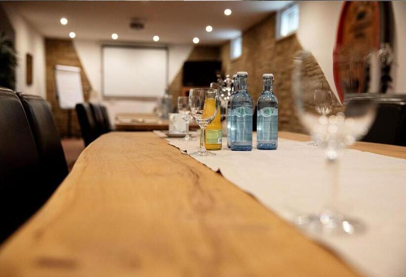 فندق Tullius Die Rebmeisterei