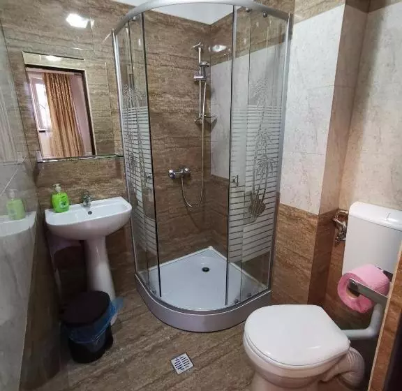 Joe Hostel