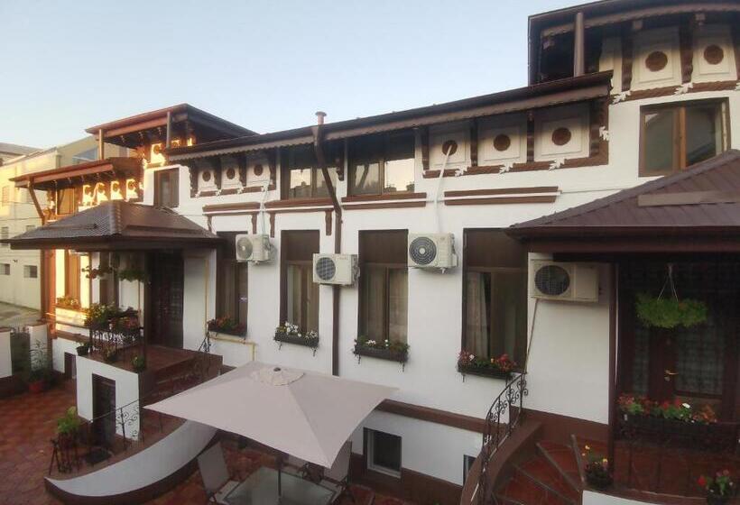 Joe Hostel