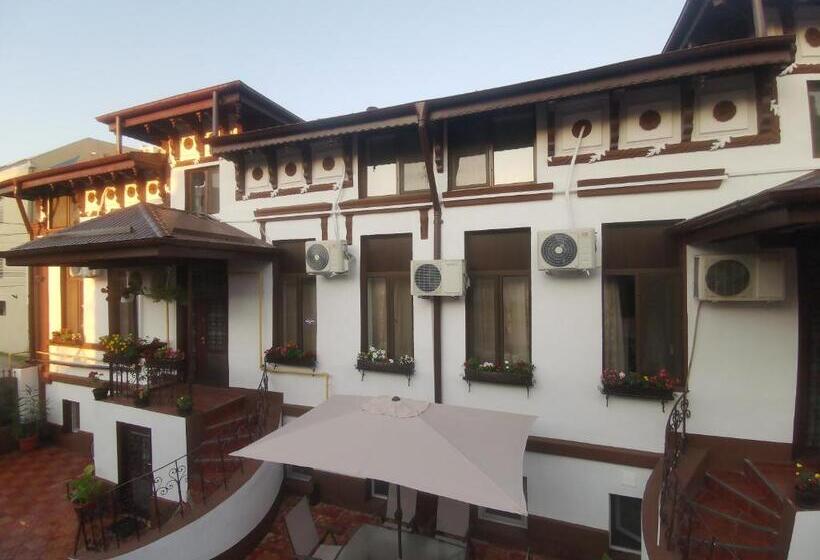 Joe Hostel