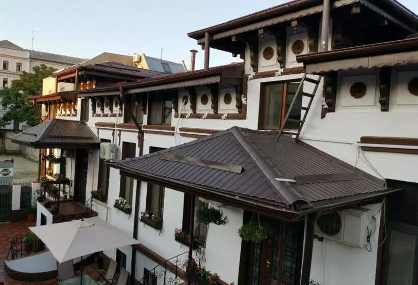 Joe Hostel