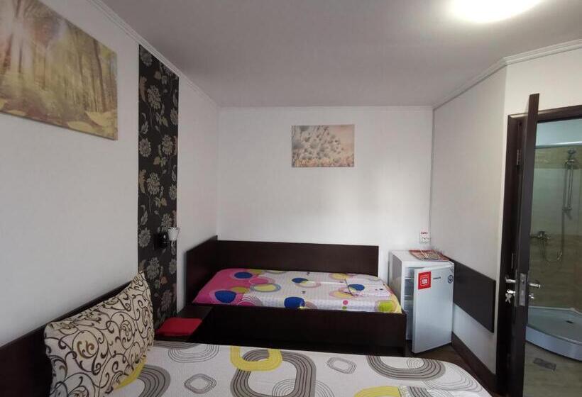 Joe Hostel
