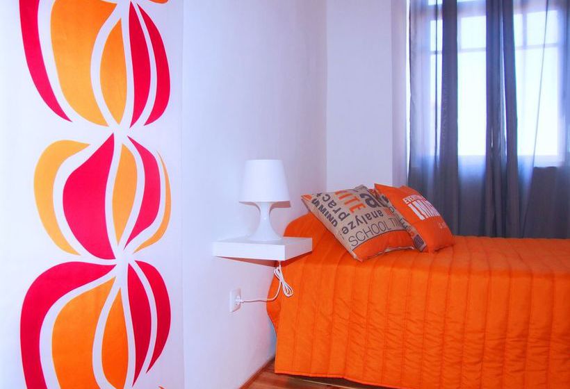 Fly To Lisbon Hostel