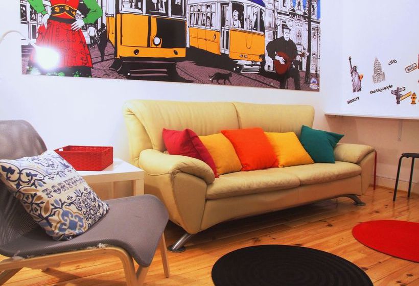 Fly To Lisbon Hostel