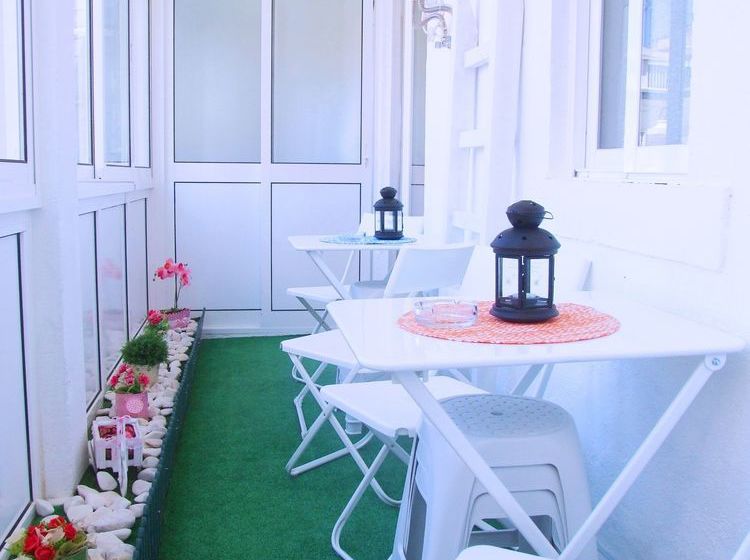 Fly To Lisbon Hostel