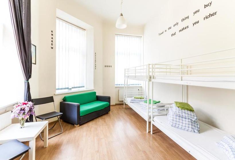 בית מלון כפרי Good Bye Lenin Revolution Krakow - Hostel