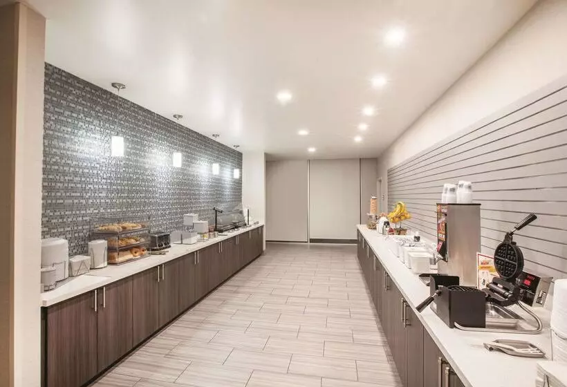 ホテル La Quinta By Wyndham Tulsa Broken Arrow