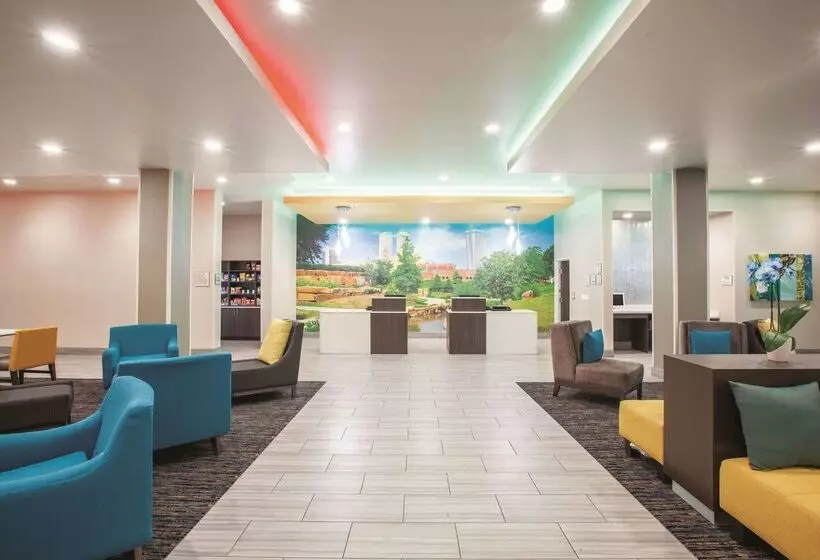 ホテル La Quinta By Wyndham Tulsa Broken Arrow