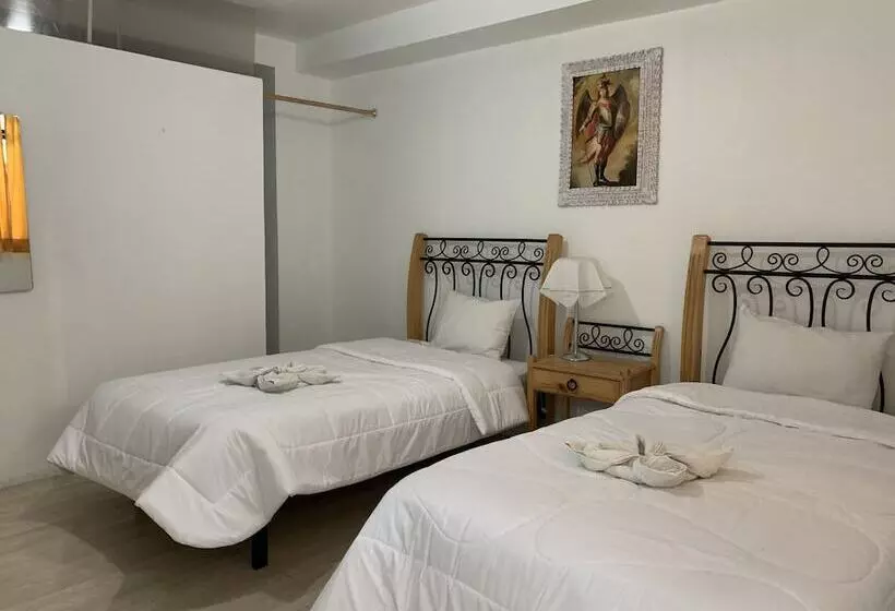 Hotel Plateros