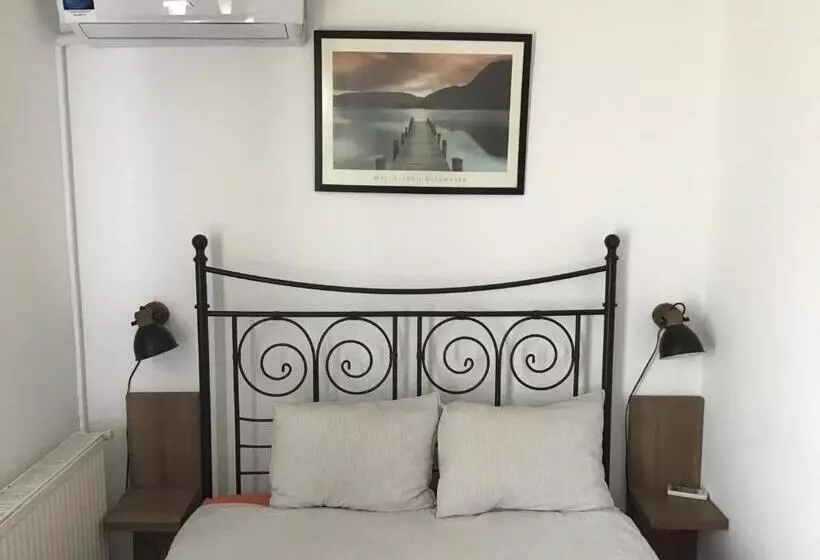 هتل Villa Siret