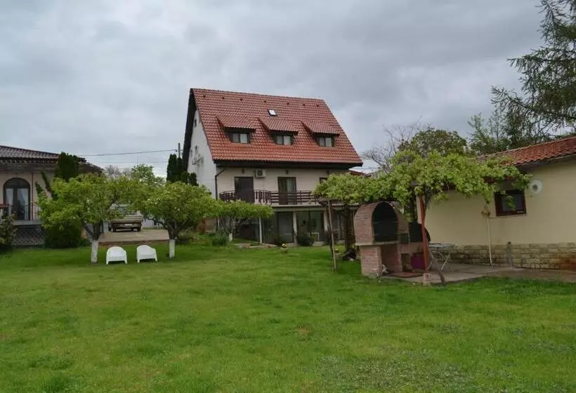 هتل Villa Siret