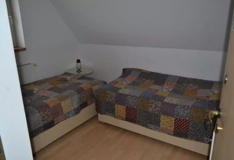 هتل Villa Siret