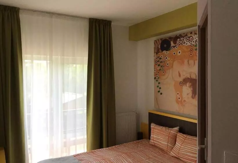 هتل Villa Siret