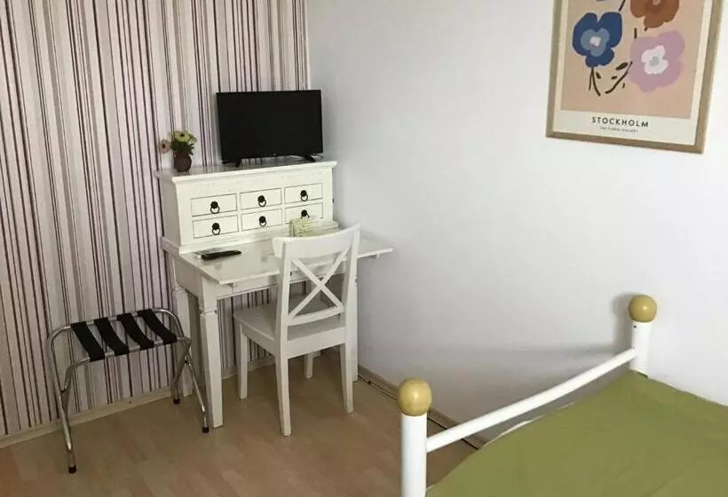 هتل Villa Siret
