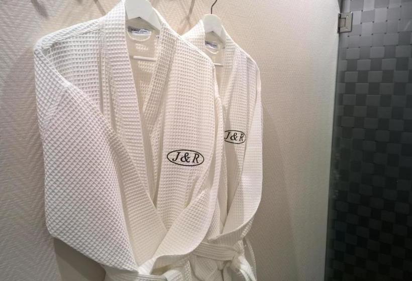 J And R Brussels City Apartment