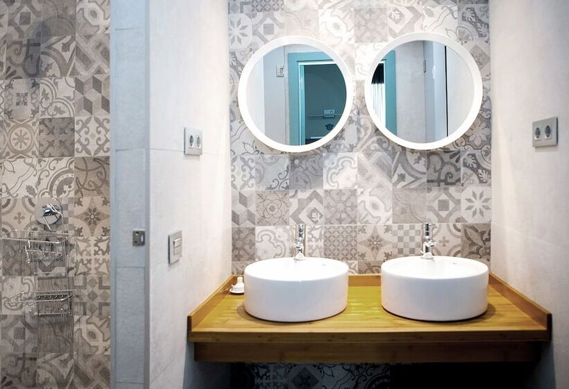 Meeting Point Hostels