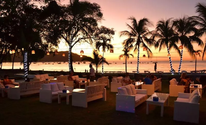Lomakeskus Café De Playa Beach Front