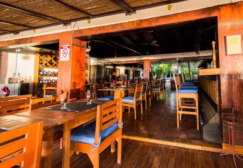 Lomakeskus Café De Playa Beach Front