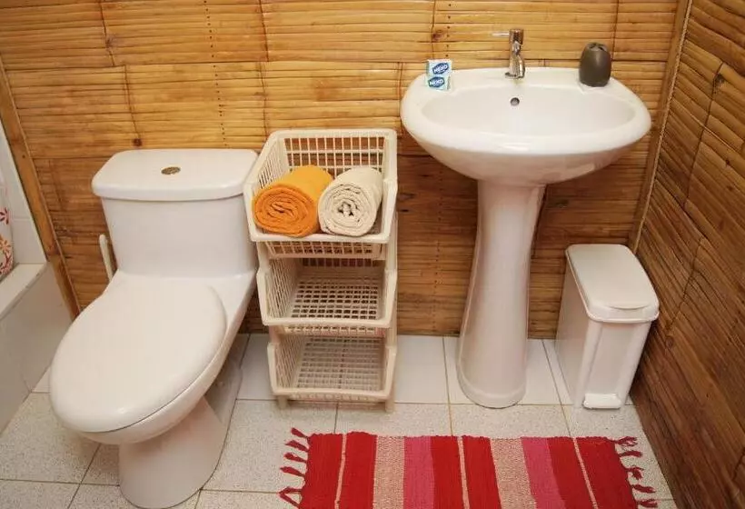 تختخواب و صبحانه Aquamarinn