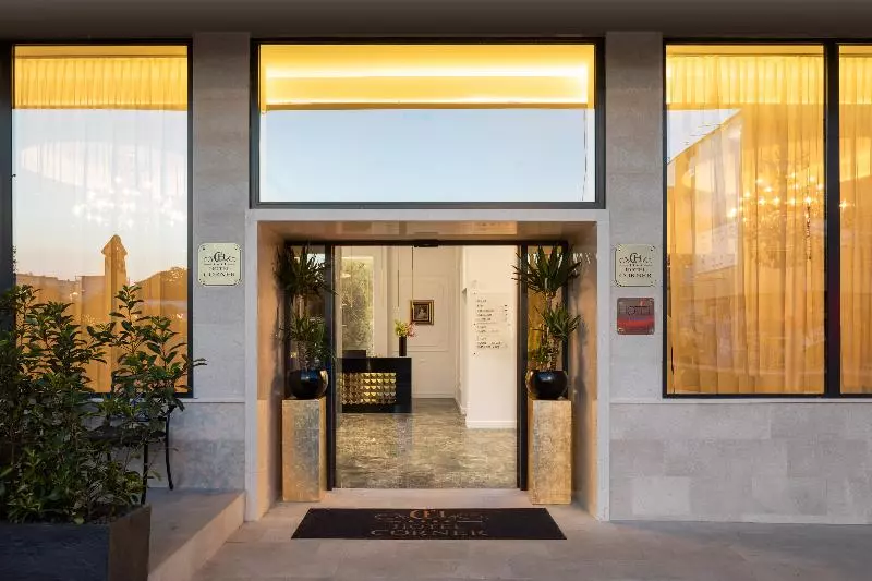 Hotel Corner