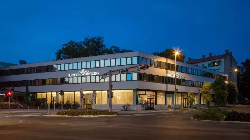 Hotel Corner