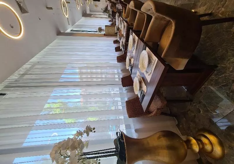 Hotel Corner