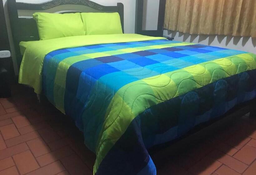 בית מלון כפרי Krone