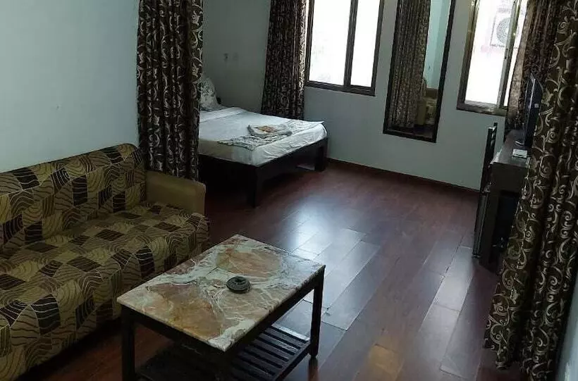 هتل Laxmi Villa Palace