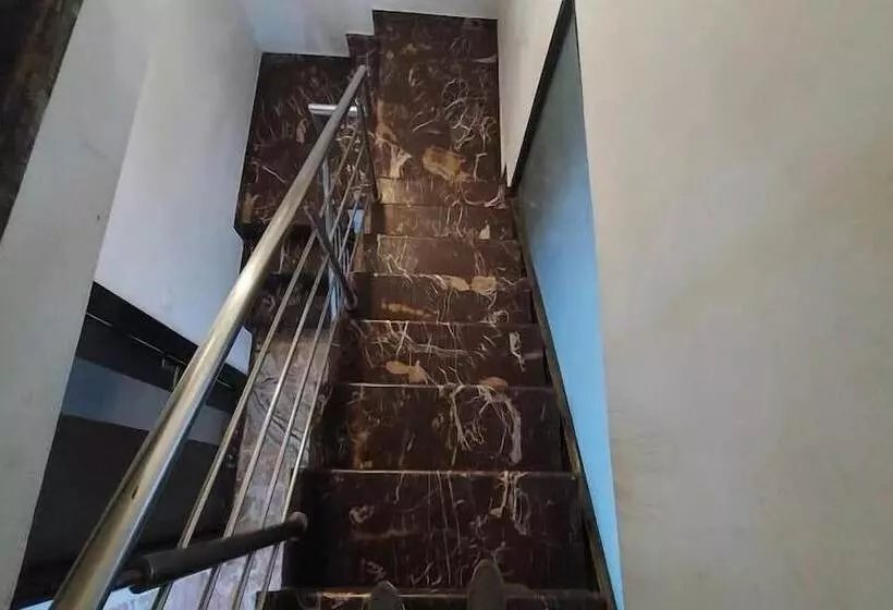 هتل Laxmi Villa Palace