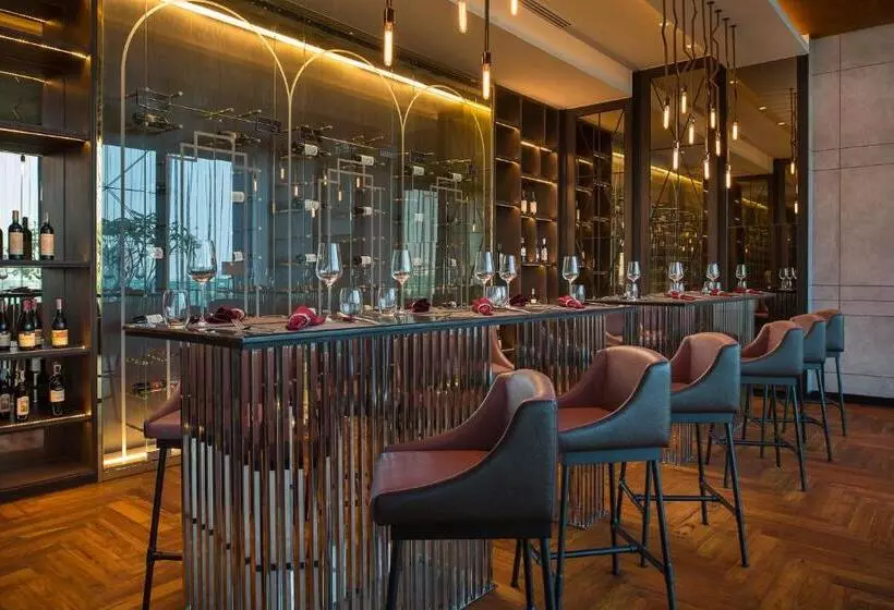 Hotelli Mercure Bangkok Makkasan