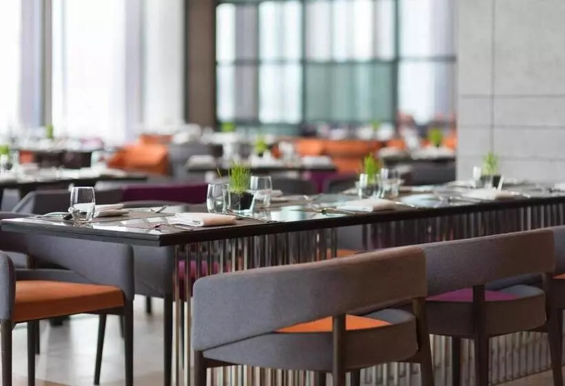Hotelli Mercure Bangkok Makkasan