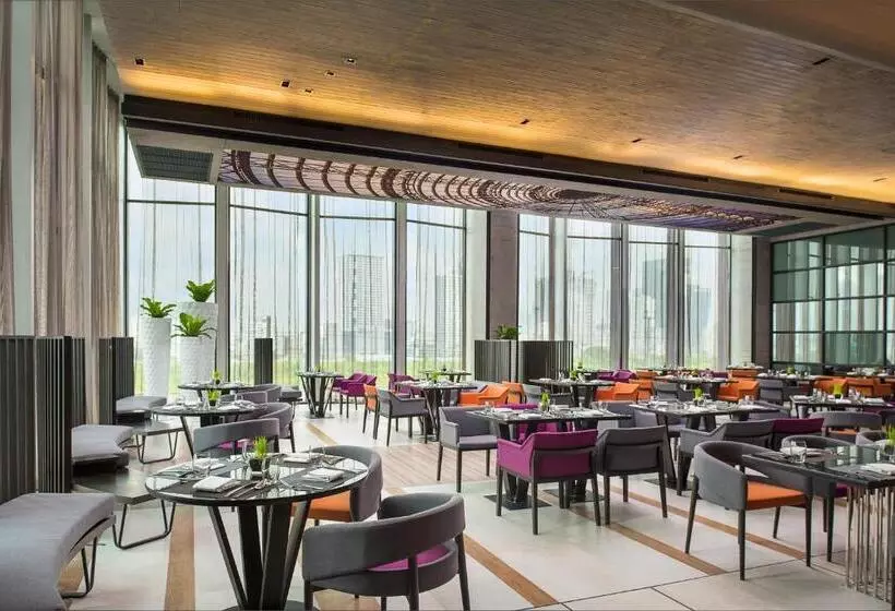 Hotelli Mercure Bangkok Makkasan