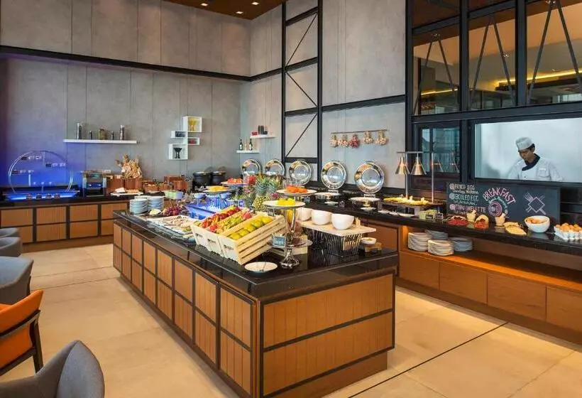 Hotelli Mercure Bangkok Makkasan