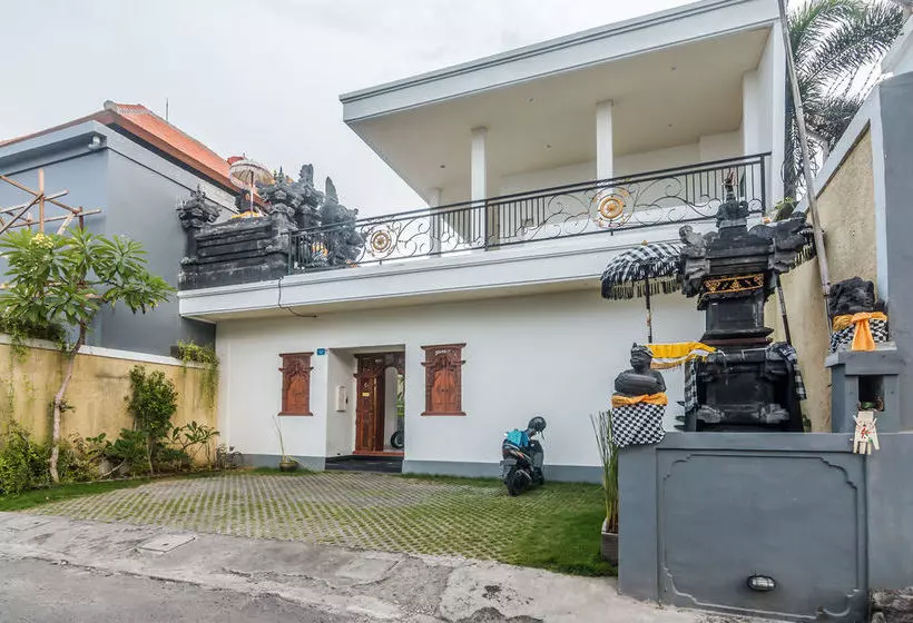 ホテル Zen Rooms Denpasar Mertasari