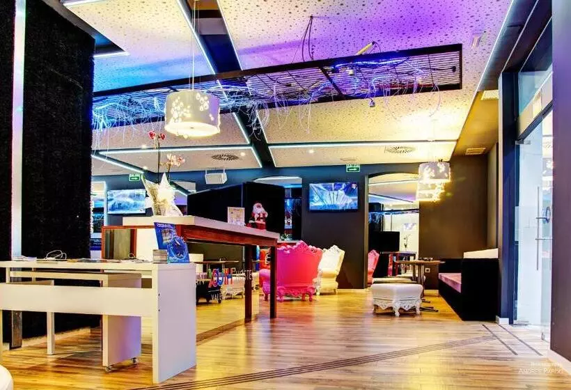 Urban Youth Hostel