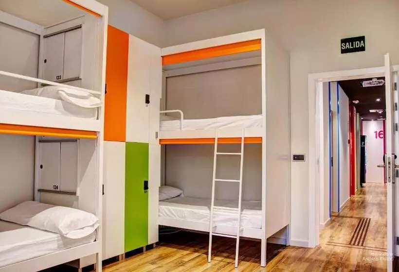 Urban Youth Hostel