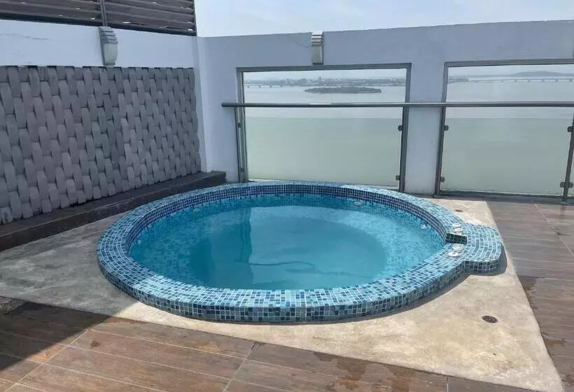 Suite Riverfront Puerto Santa Ana