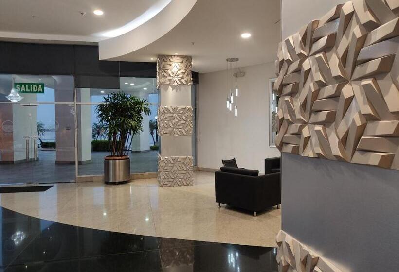 Suite Riverfront Puerto Santa Ana