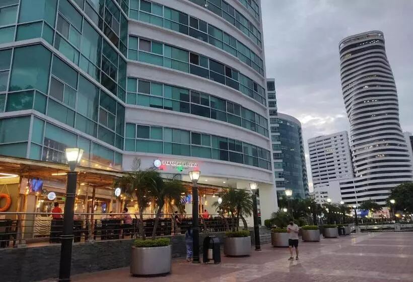 Suite Riverfront Puerto Santa Ana