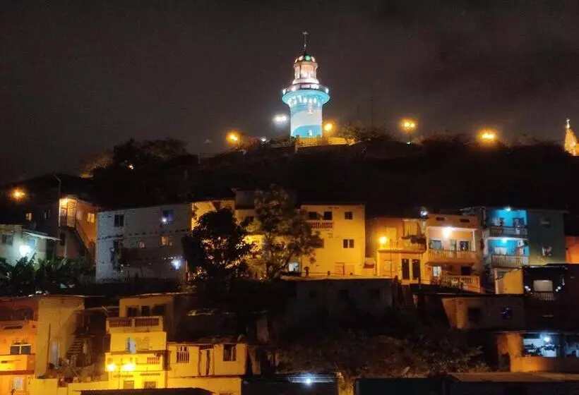 Suite Riverfront Puerto Santa Ana