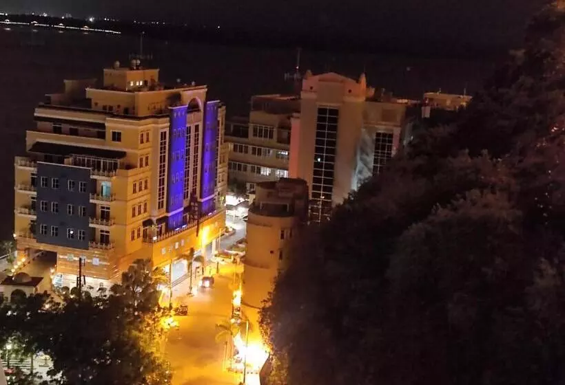 Suite Riverfront Puerto Santa Ana