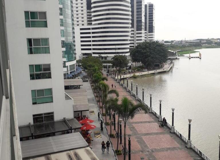 Suite Riverfront Puerto Santa Ana