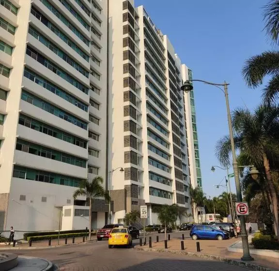 Suite Riverfront Puerto Santa Ana