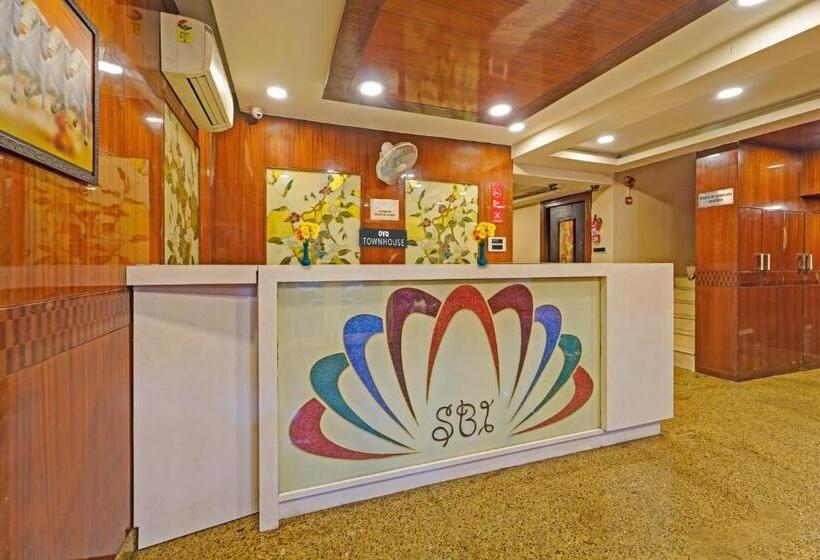 Hotel Super Townhouse Anna Salai